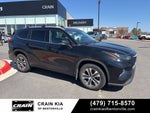 2022 Toyota Highlander XLE - AWD / SUNROOF / CLEAN CARFAX