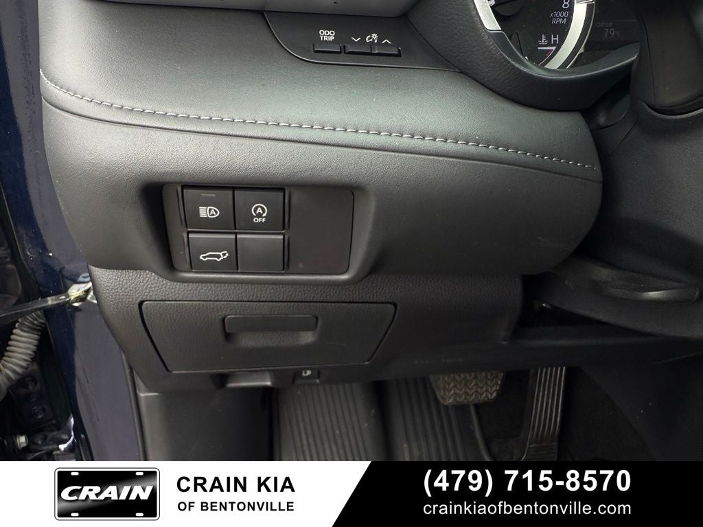 2023 Toyota Highlander XLE - AWD / SUNROOF