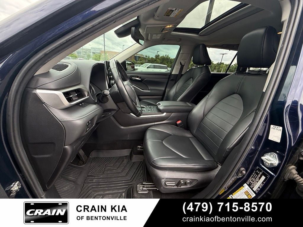 2023 Toyota Highlander XLE - AWD / SUNROOF