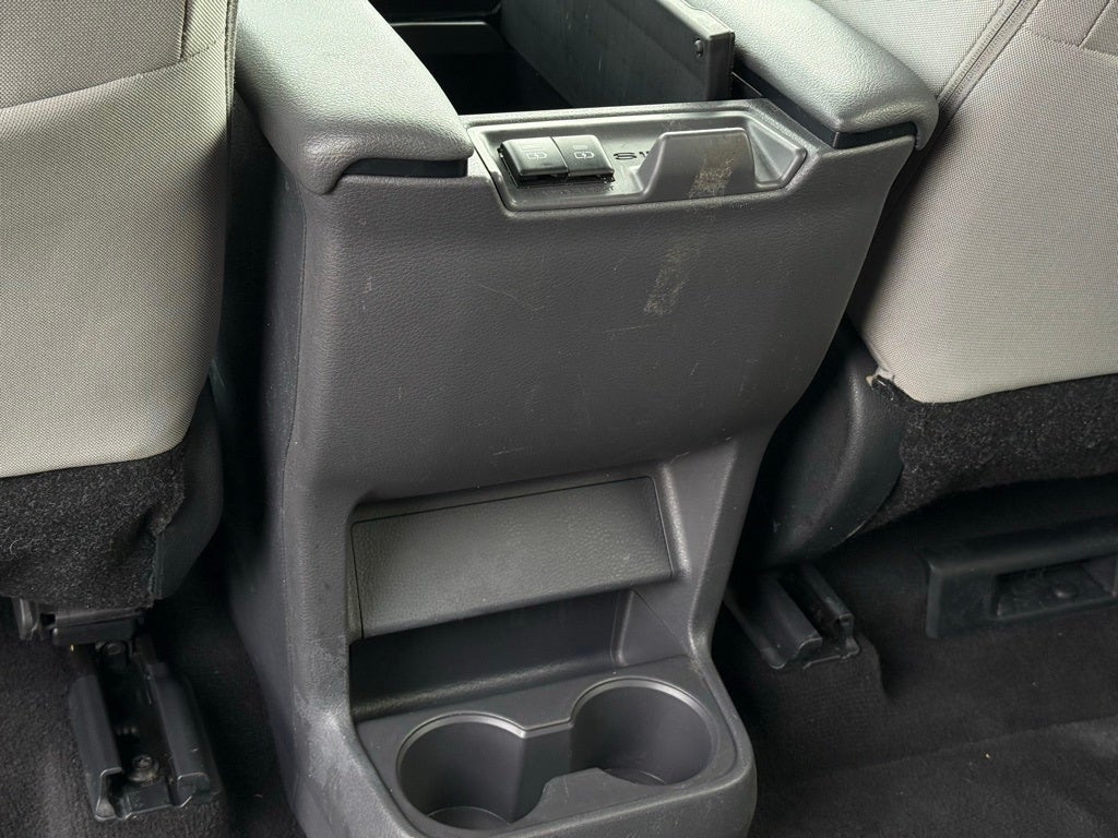 2022 Toyota Sienna LE 8 Passenger - CLEAN CARFAX