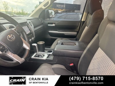 2015 Toyota Tundra SR5 - 4WD / CLEAN CARFAX HISTORY