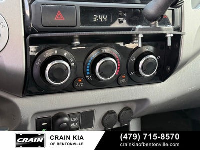 2013 Toyota Tacoma Base - 4WD / CARFAX ONE OWNER