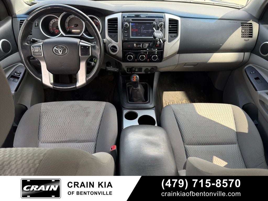 2013 Toyota Tacoma Base - 4WD / CARFAX ONE OWNER