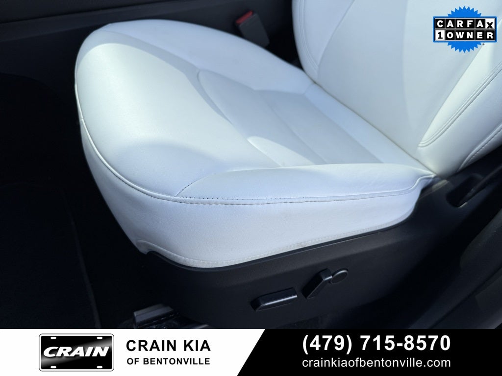 2023 Tesla Model Y Long Range - AWD / 3RD ROW / CLEAN CARFAX / 1 OWNER