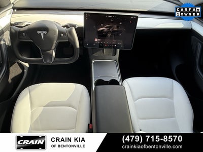 2023 Tesla Model Y Long Range - AWD / 3RD ROW / CLEAN CARFAX / 1 OWNER