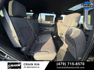 2025 Toyota Sequoia SR5 - 4WD / SUNROOF / CARFAX ONE OWNER