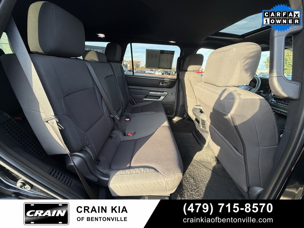 2025 Toyota Sequoia SR5 - 4WD / SUNROOF / CARFAX ONE OWNER