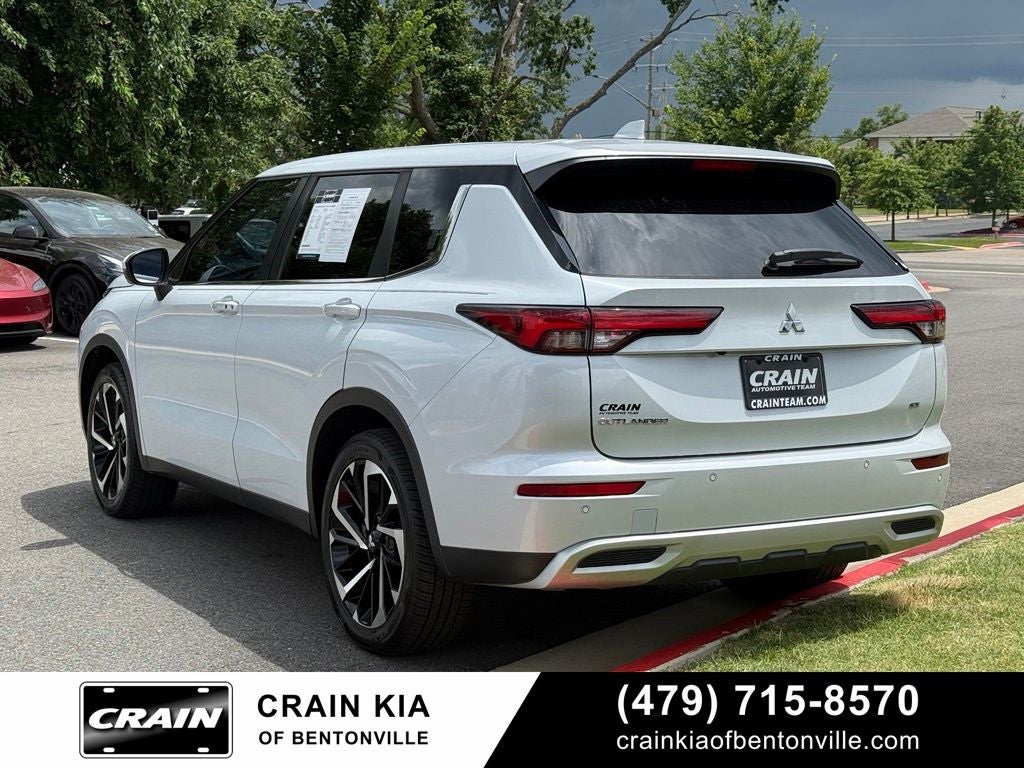 2022 Mitsubishi Outlander SE - 4WD / CLEAN CARFAX