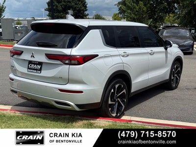 2022 Mitsubishi Outlander SE - 4WD / CLEAN CARFAX
