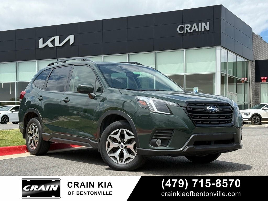 2023 Subaru Forester Premium - AWD / PANORAMIC SUNROOF / ONE OWNER