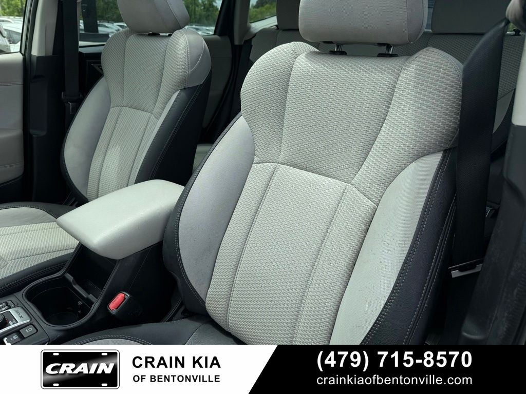 2023 Subaru Forester Premium - AWD / PANORAMIC SUNROOF / ONE OWNER