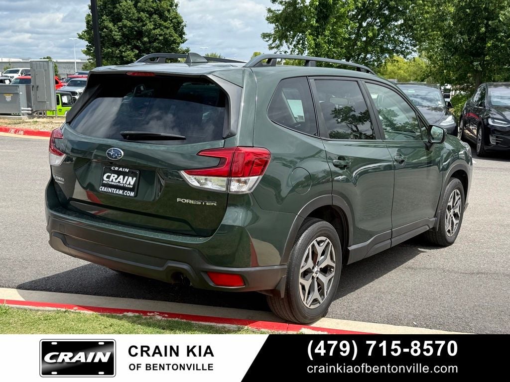 2023 Subaru Forester Premium - AWD / PANORAMIC SUNROOF / ONE OWNER