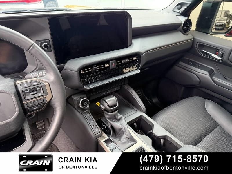 2024 Toyota Land Cruiser Base - 4WD / SUNROOF / ONE OWNER