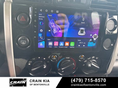 2010 Toyota FJ Cruiser Base - 4WD / CLEAN CARFAX