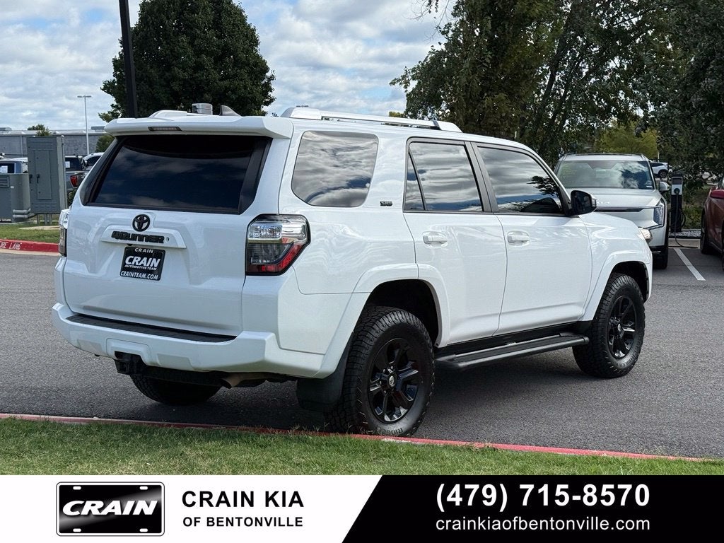 2018 Toyota 4Runner SR5 - 4WD / CLEAN CARFAX