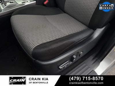 2024 Toyota 4Runner SR5 - 4WD / CLEAN CARFAX / ONE OWNER