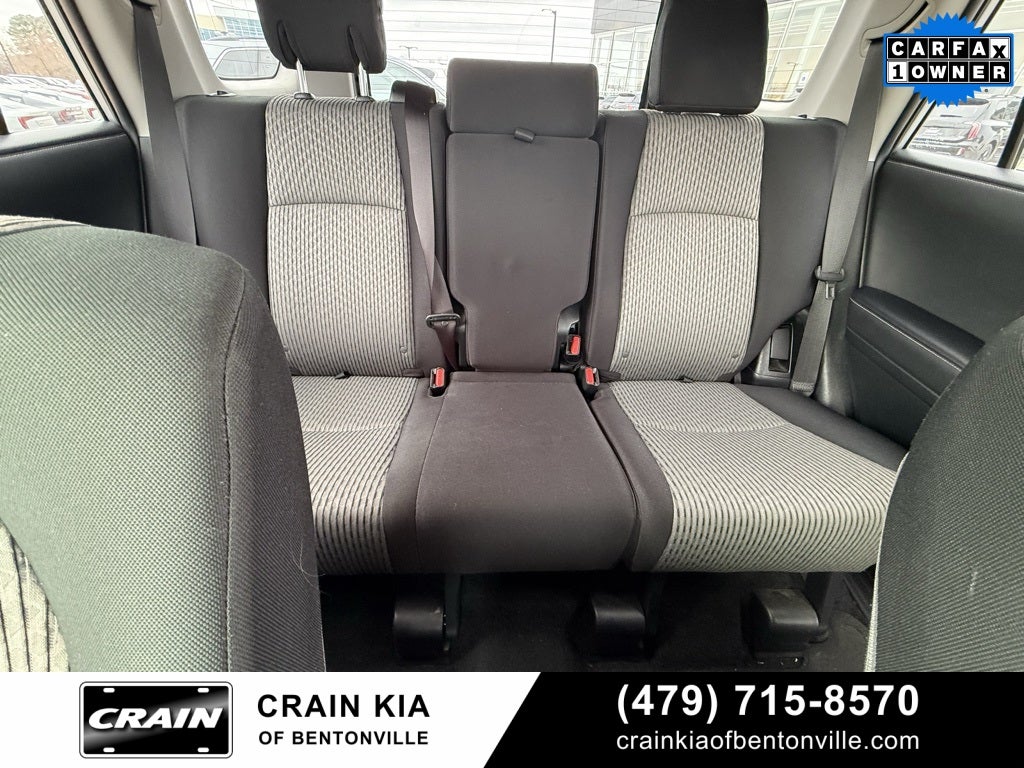 2024 Toyota 4Runner SR5 - 4WD / CLEAN CARFAX / ONE OWNER