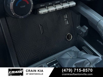2025 Toyota 4Runner SR5 - 4WD / CLEAN CARFAX / ONE OWNER