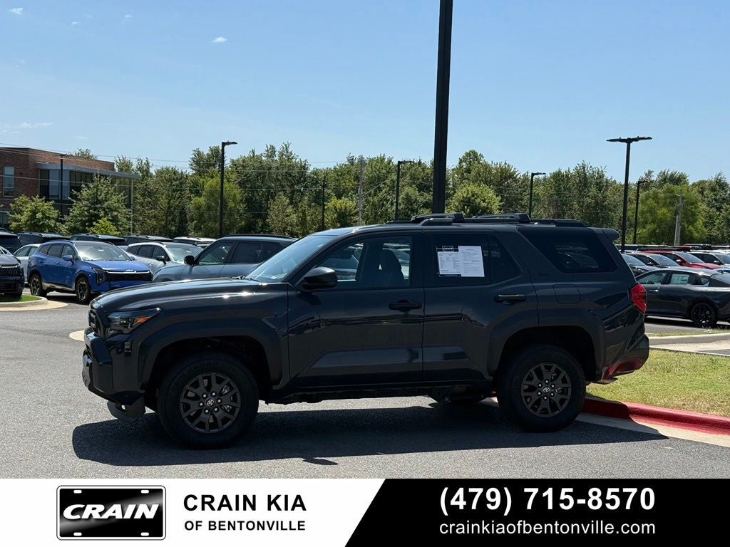 2025 Toyota 4Runner SR5 - 4WD / CLEAN CARFAX / ONE OWNER