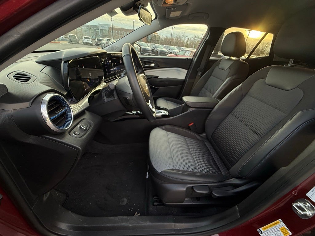 2025 Chevrolet Trax LT - CLEAN CARFAX / ONE OWNER