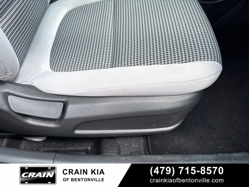 2023 Hyundai KONA SE - CARFAX ONE OWNER