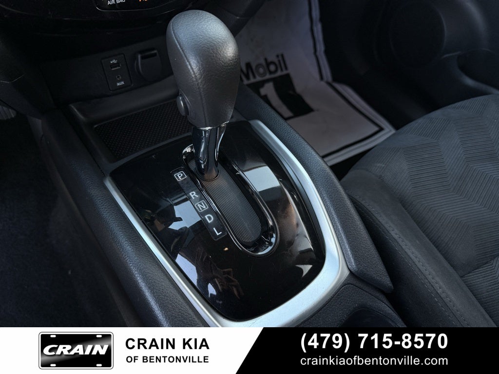 2015 Nissan Rogue S - AWD / CLEAN CARFAX