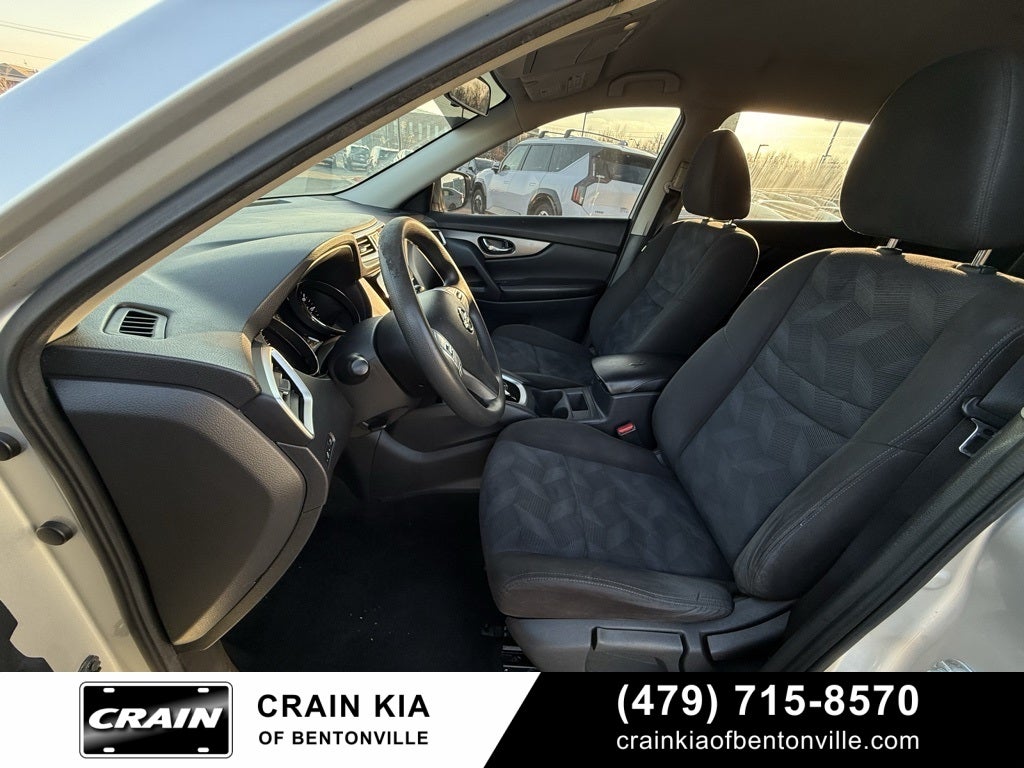 2015 Nissan Rogue S - AWD / CLEAN CARFAX