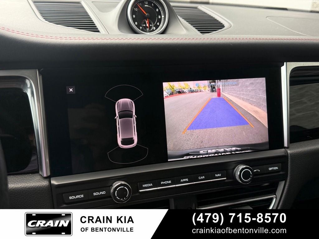 2021 Porsche Macan Base - AWD / PANORAMIC SUNROOF / CLEAN CARFAX