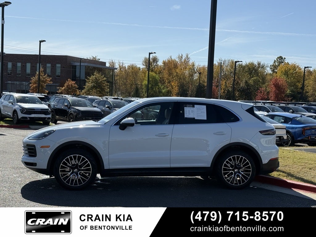 2019 Porsche Cayenne Base - AWD / PANORAMIC SUNROOF / CLEAN CARFAX