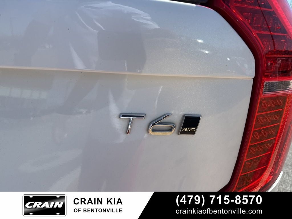 2020 Volvo XC90 T6 Momentum - AWD / PANORAMIC SUNROOF