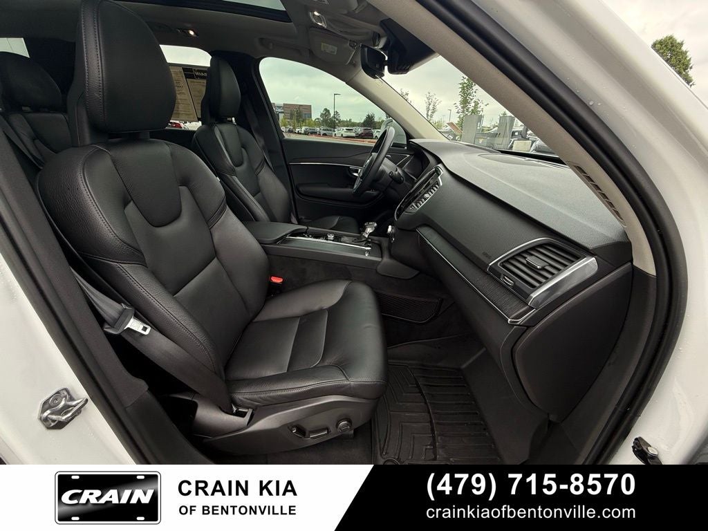 2020 Volvo XC90 T6 Momentum - AWD / PANORAMIC SUNROOF