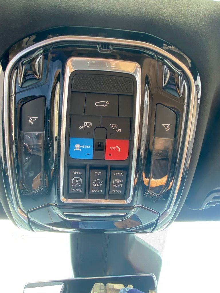 2022 Jeep Grand Wagoneer Series III