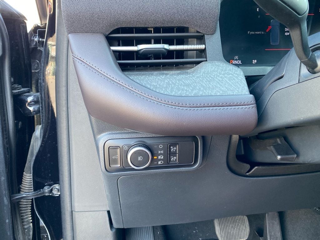 2025 Ford Explorer Platinum 4X4 / HEATED SEATS / NAV