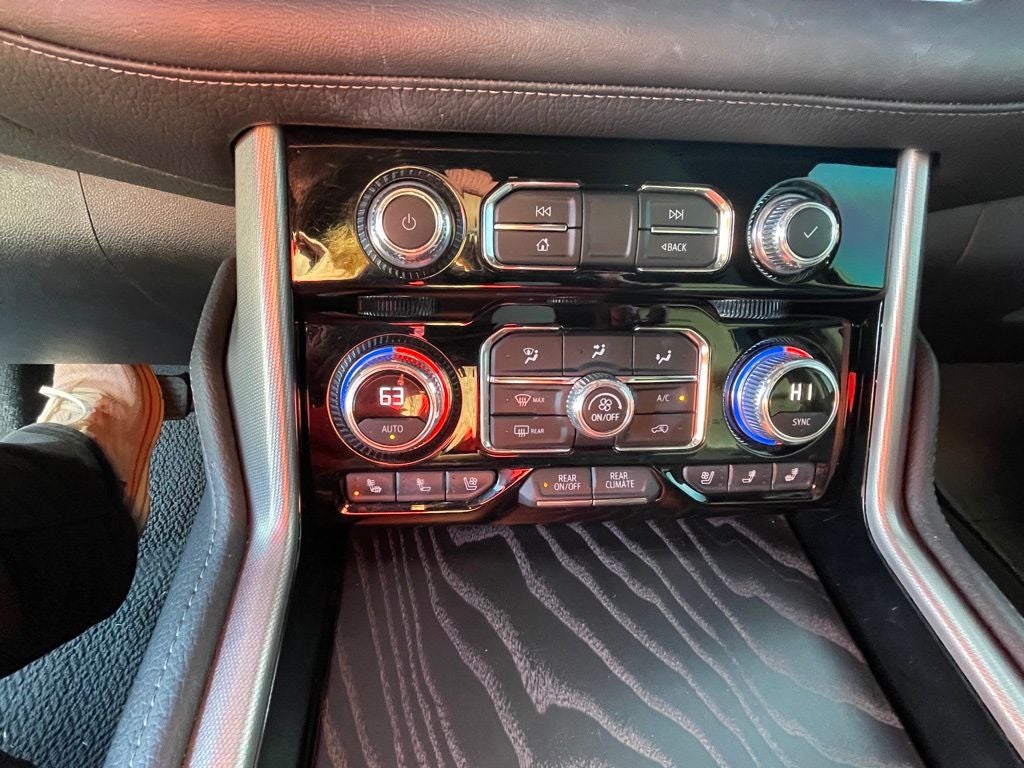 2022 GMC Yukon Denali 4X4 / NAV / HEATED SEATS