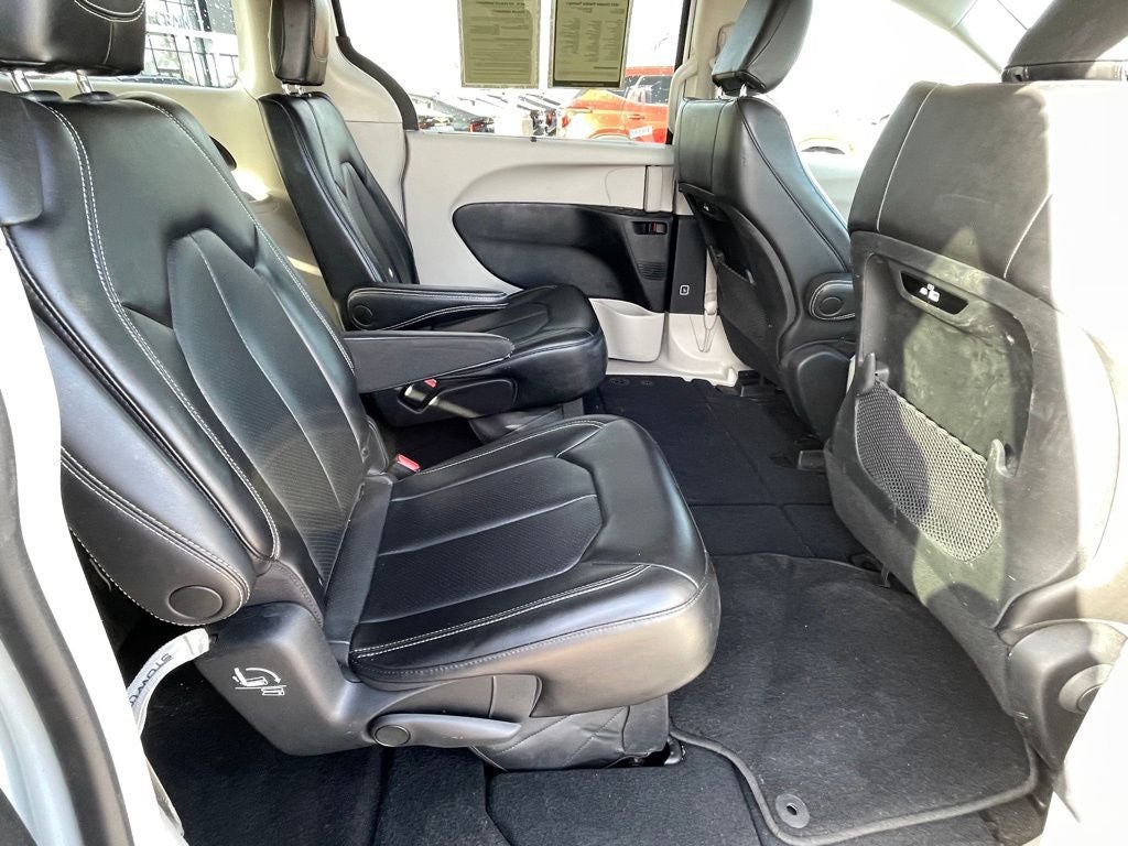 2023 Chrysler Pacifica Touring L HEATED SEATS / ONE OWNER
