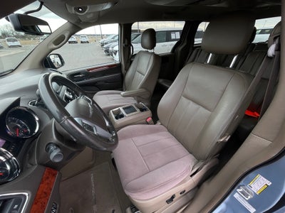 2013 Chrysler Town & Country Touring CLEAN CARFAX / LOW PAYMENTS