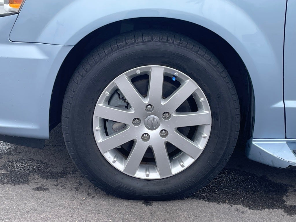 2013 Chrysler Town & Country Touring CLEAN CARFAX / LOW PAYMENTS