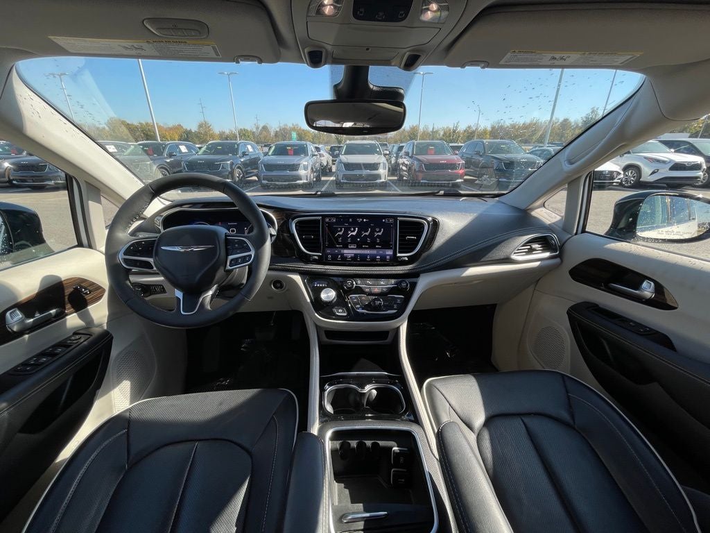2024 Chrysler Pacifica Limited HEATED SEATS / LEATHER / MOONROOF
