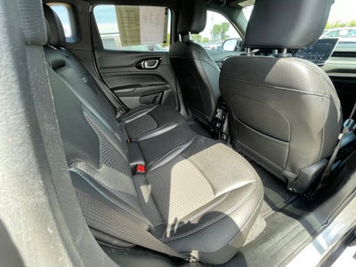 2025 Jeep Compass Latitude 4X4 / HEATED SEATS / ONE OWNER