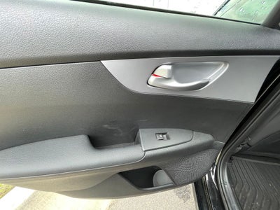 2023 Kia Forte LX ONE OWNER / CLEAN CARFAX