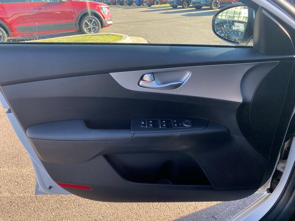 2024 Kia Forte LXS CPO / TECH PACKAGE