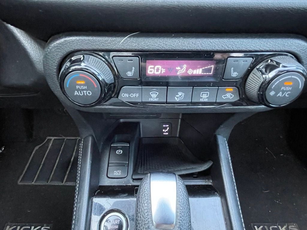 2021 Nissan Kicks SR