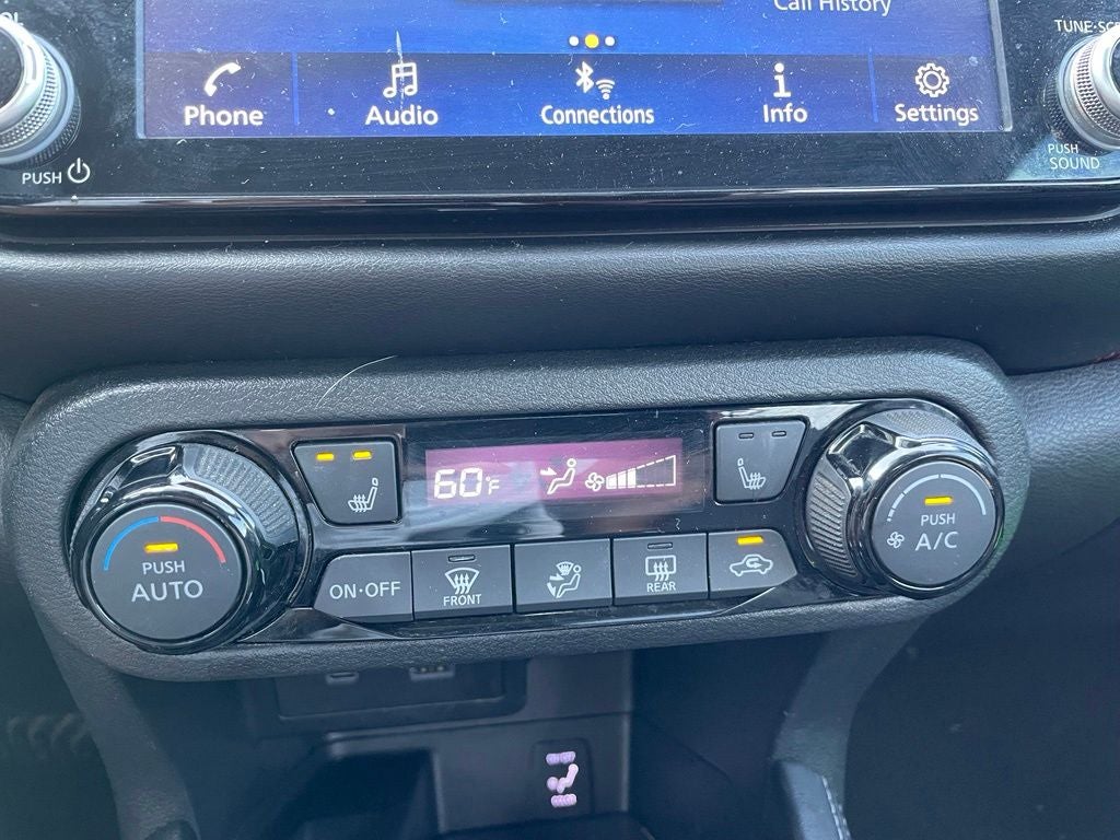 2021 Nissan Kicks SR