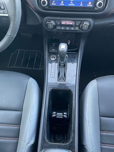 2021 Nissan Kicks SR