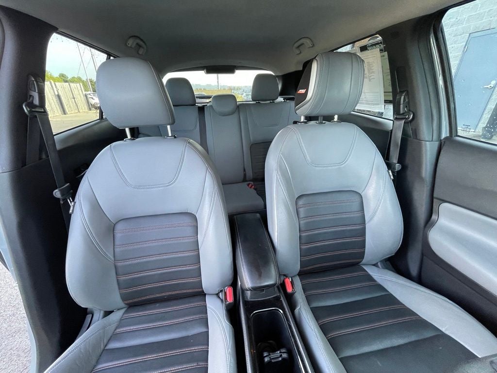 2021 Nissan Kicks SR