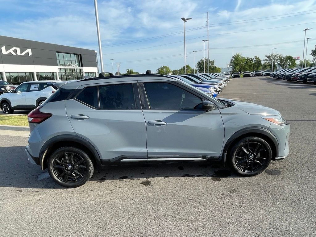 2021 Nissan Kicks SR