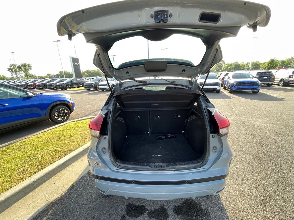 2021 Nissan Kicks SR