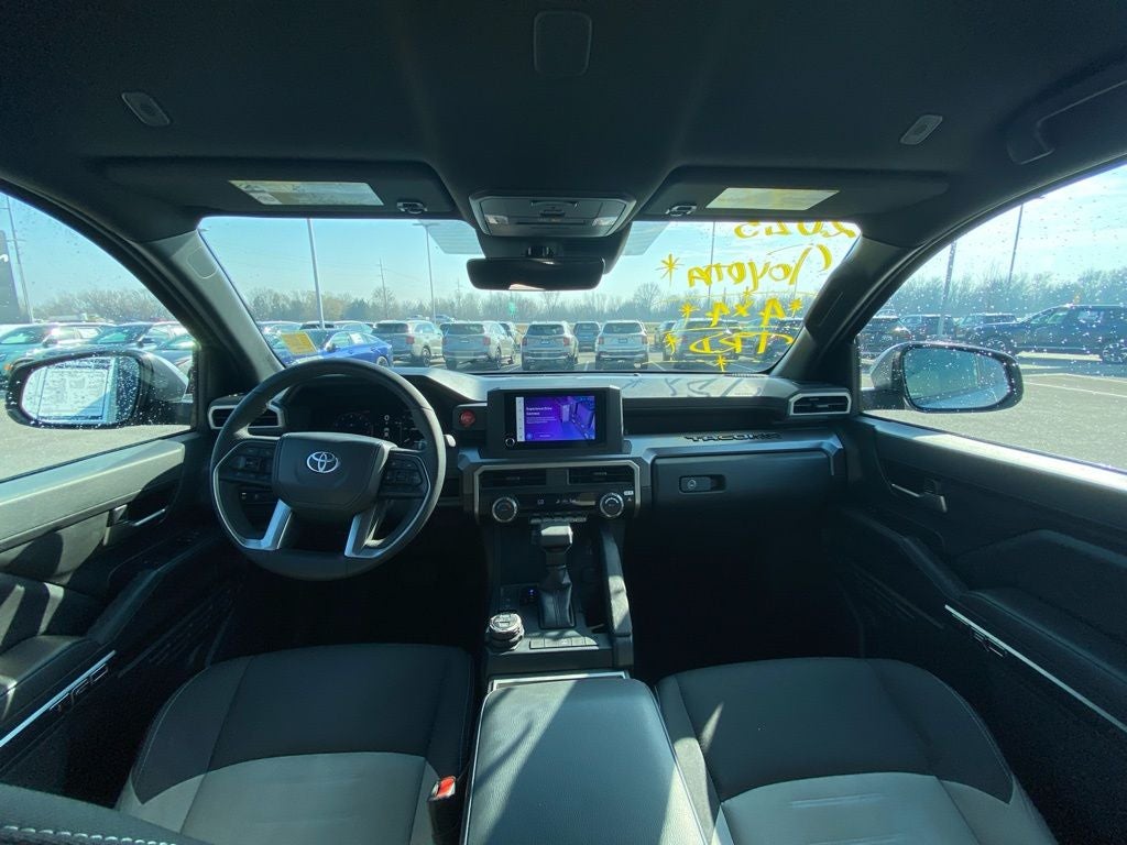 2025 Toyota Tacoma TRD Off-Road 4X4 / ONE OWNER