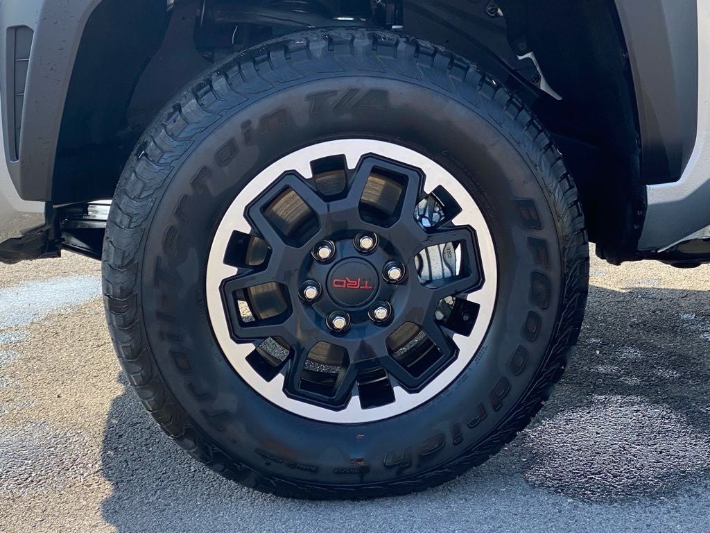 2025 Toyota Tacoma TRD Off-Road 4X4 / ONE OWNER