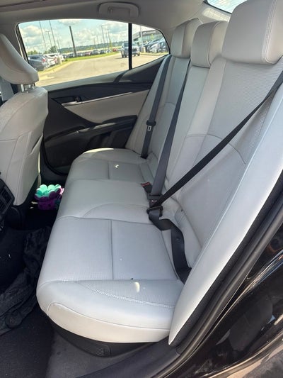 2025 Toyota Camry XLE MOONROOF / AWD / HEATED SEATS